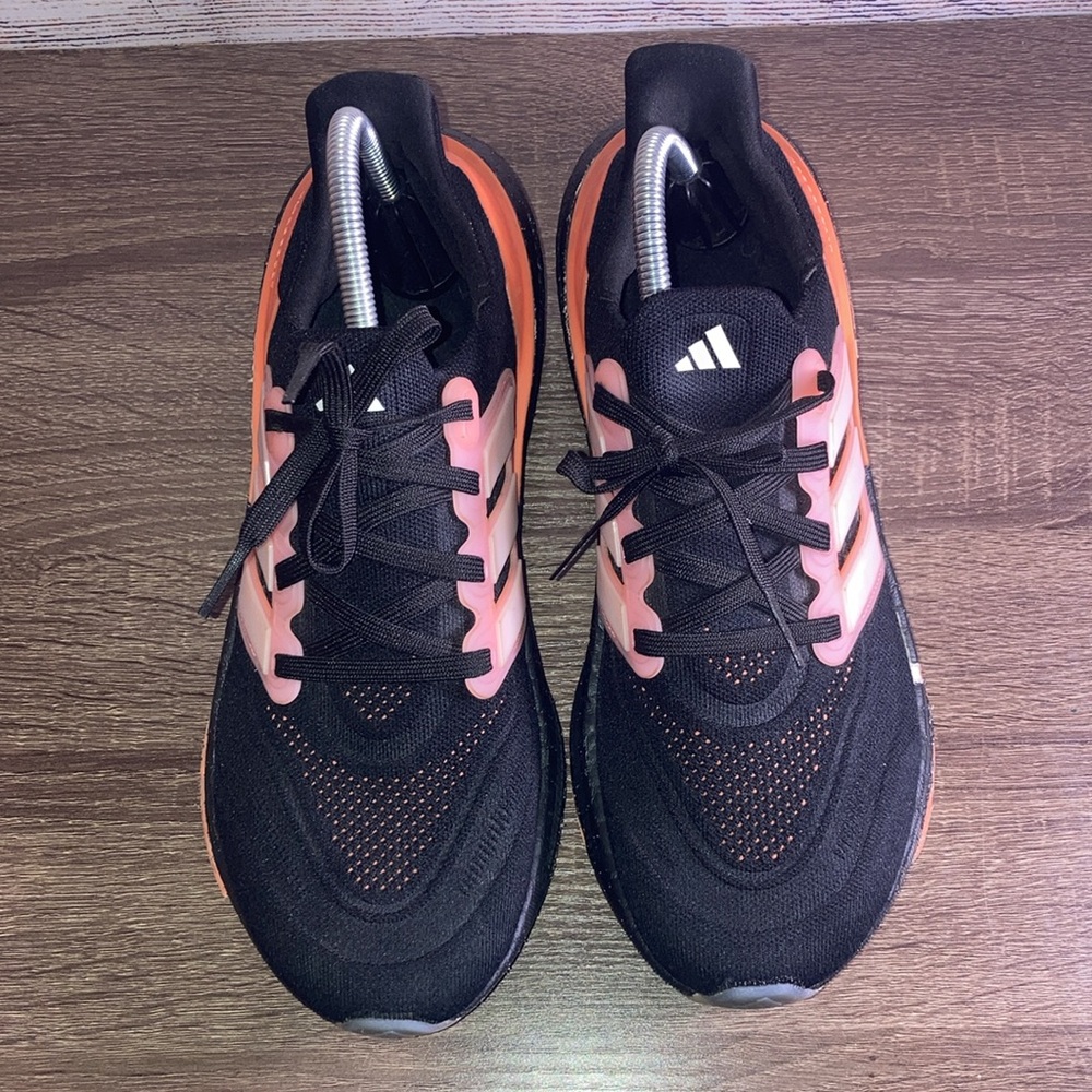 Pre Owned Adidas Women's Black ULTRABOOST LIGHT Running Shoes HQ8599 Size 10.5 - Picture 3 of 9